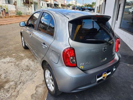 NISSAN March 1.6 16V 4P SV FLEX, Foto 4