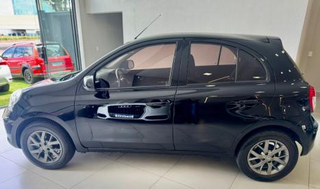 NISSAN March 1.6 16V 4P S FLEX, Foto 4