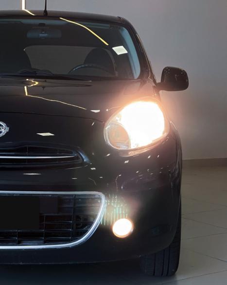 NISSAN March 1.6 16V 4P S FLEX, Foto 2