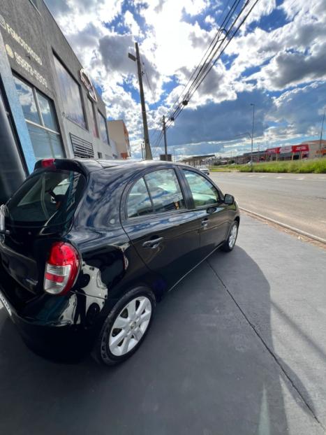 NISSAN March 1.6 16V 4P SV FLEX, Foto 2