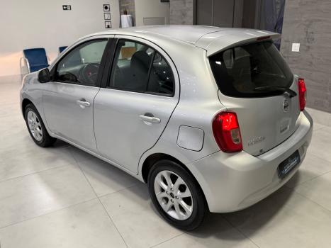 NISSAN March 1.6 16V 4P SV FLEX, Foto 4