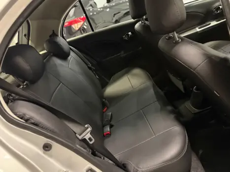 NISSAN March 1.6 16V 4P SV FLEX, Foto 10