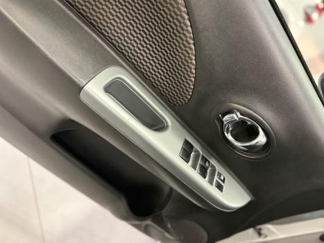 NISSAN March 1.6 16V 4P SV FLEX, Foto 12