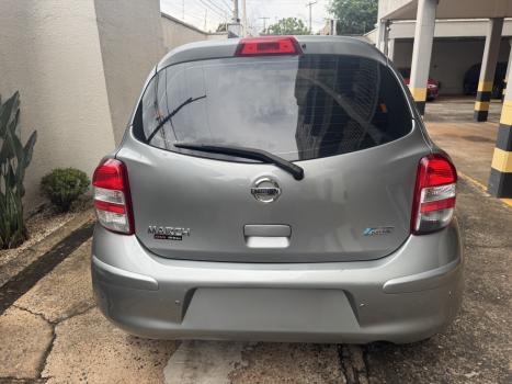 NISSAN March 1.6 16V 4P S FLEX, Foto 5