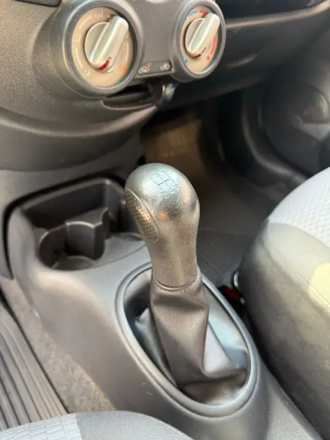 NISSAN March 1.6 16V 4P S FLEX, Foto 12