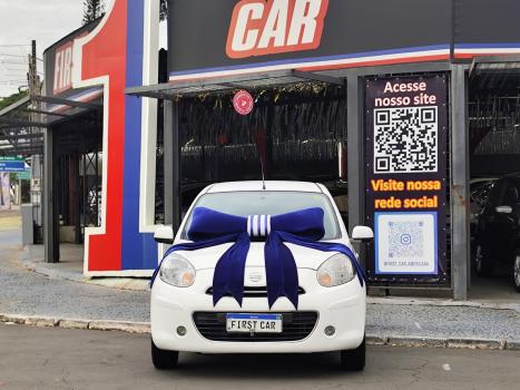 NISSAN March 1.6 16V 4P S FLEX, Foto 2