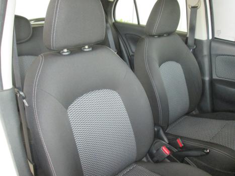 NISSAN March 1.6 16V 4P SV FLEX AUTOM�TICO CVT, Foto 17