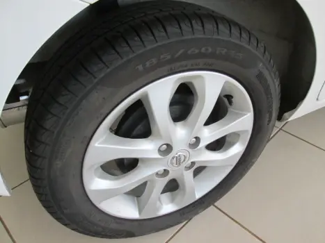 NISSAN March 1.6 16V 4P SV FLEX AUTOM�TICO CVT, Foto 20