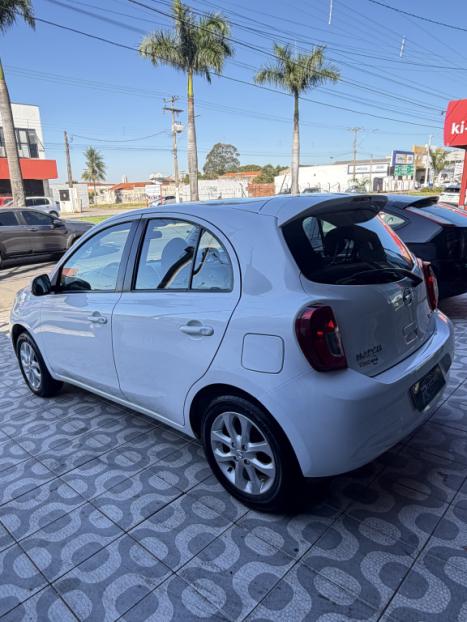NISSAN March 1.6 16V 4P SV FLEX, Foto 4