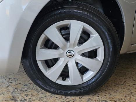 NISSAN March 1.6 16V 4P S FLEX, Foto 8