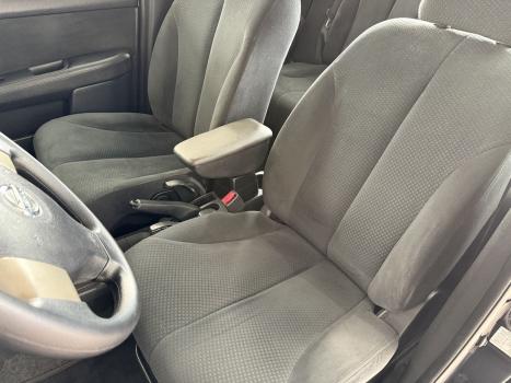 NISSAN Tiida Hatch 1.8 16V 4P S FLEX, Foto 4