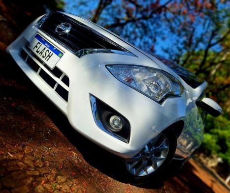 NISSAN Versa Sedan 1.6 16V 4P SV FLEX XTRONIC AUTOMTICO CVT, Foto 2