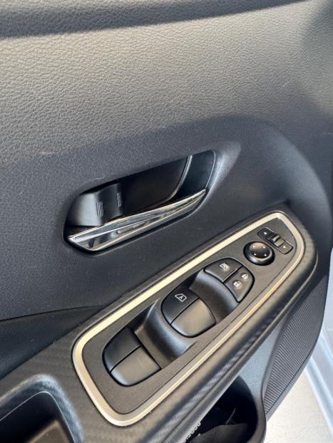 NISSAN Versa Sedan 1.6 16V 4P FLEX EXCLUSIVE XTRONIC AUTOMTICO CVT, Foto 14