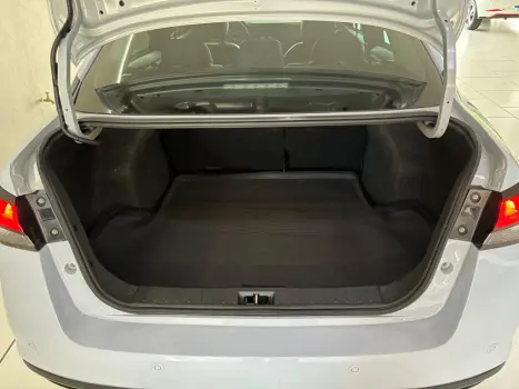 NISSAN Versa Sedan 1.6 16V 4P FLEX EXCLUSIVE XTRONIC AUTOMTICO CVT, Foto 9