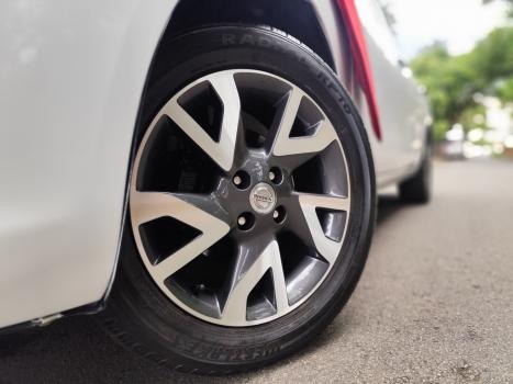 NISSAN Versa Sedan 1.6 16V 4P UNIQUE FLEX, Foto 5