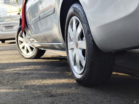 NISSAN Versa Sedan 1.6 16V 4P FLEX SV, Foto 4