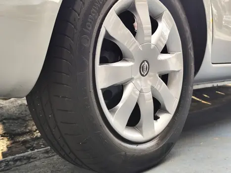 NISSAN Versa Sedan 1.6 16V 4P FLEX SV, Foto 17