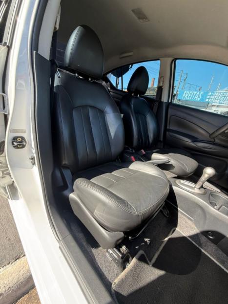 NISSAN Versa Sedan 1.6 16V 4P UNIQUE FLEX, Foto 19