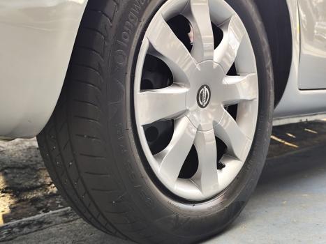 NISSAN Versa Sedan 1.6 16V 4P FLEX SV, Foto 17