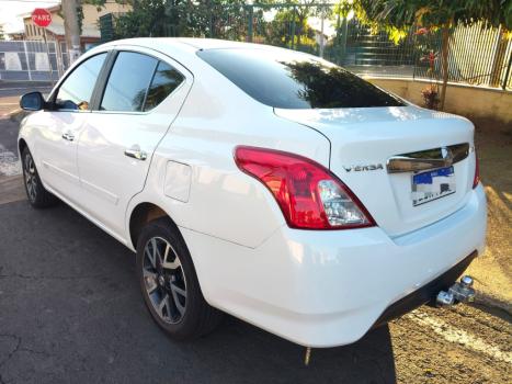 NISSAN Versa Sedan 1.6 16V 4P FLEXSTART V-DRIVE, Foto 4