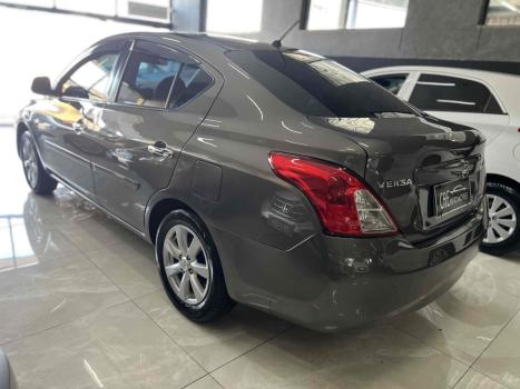 NISSAN Versa Sedan , Foto 13