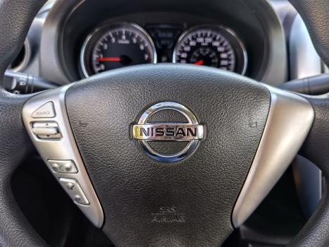 NISSAN Versa Sedan , Foto 14
