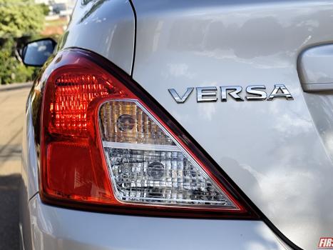 NISSAN Versa Sedan , Foto 19