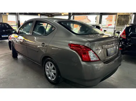 NISSAN Versa Sedan , Foto 20