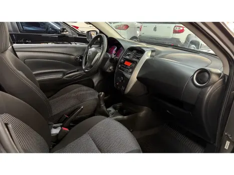 NISSAN Versa Sedan , Foto 25