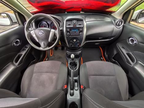 NISSAN Versa Sedan , Foto 11