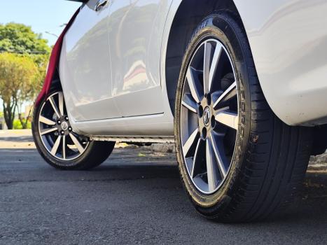 NISSAN Versa Sedan , Foto 19