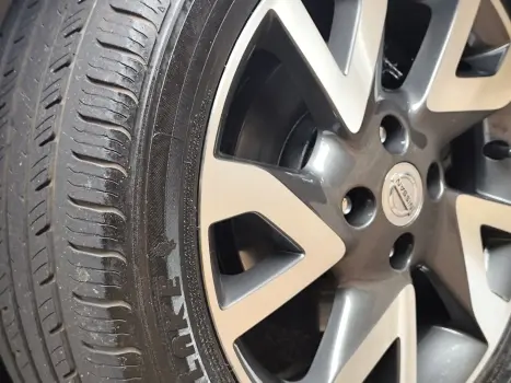 NISSAN Versa Sedan , Foto 18