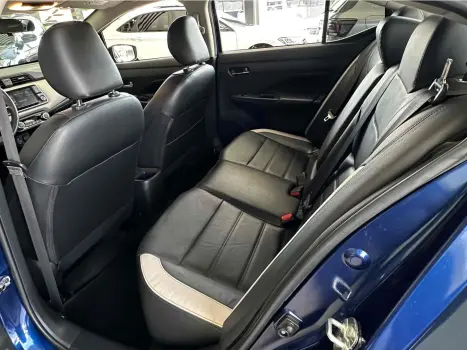 NISSAN Versa Sedan , Foto 11