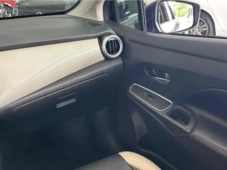 NISSAN Versa Sedan , Foto 18