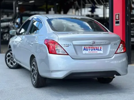 NISSAN Versa Sedan , Foto 10