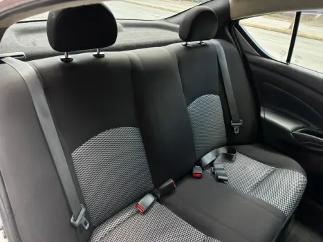 NISSAN Versa Sedan , Foto 12