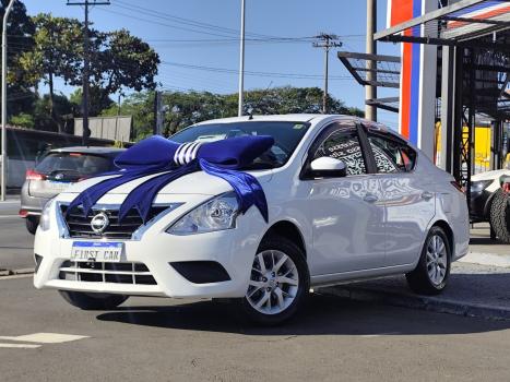 NISSAN Versa Sedan , Foto 1