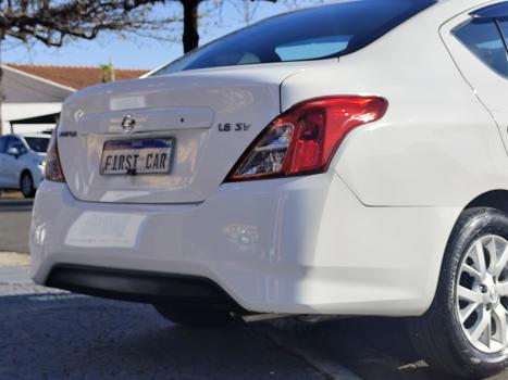 NISSAN Versa Sedan , Foto 8