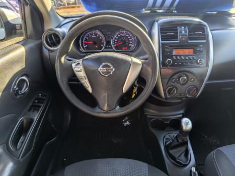 NISSAN Versa Sedan , Foto 18