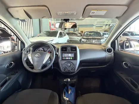 NISSAN Versa Sedan , Foto 11