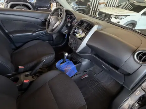 NISSAN Versa Sedan , Foto 13