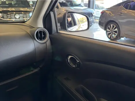 NISSAN Versa Sedan , Foto 18