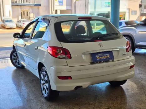 PEUGEOT 207 Hatch 1.4 4P ACTIVE FLEX, Foto 3