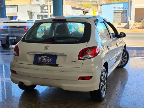 PEUGEOT 207 Hatch 1.4 4P ACTIVE FLEX, Foto 4