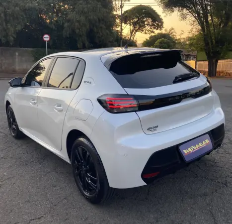 PEUGEOT 208 1.0 4P FLEX FIREFLY STYLE, Foto 9