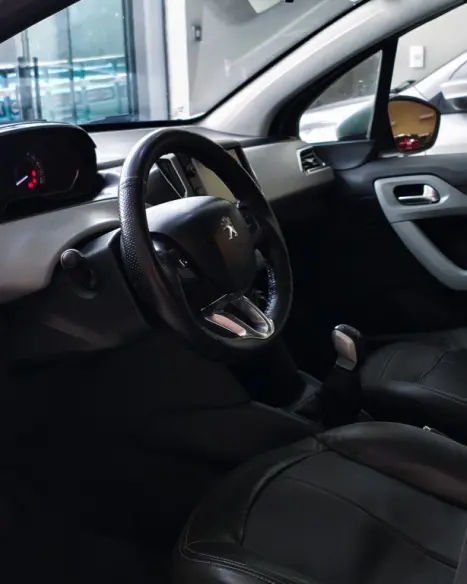 PEUGEOT 208 1.6 16V 4P FLEX GRIFFE, Foto 2