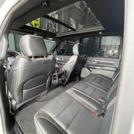 RAM 1500 3.0 HURRICANE 6 BITURBO LARAMIE NIGHT EDITION CABINE DUPLA 4X4 AUTOM�TICO, Foto 17