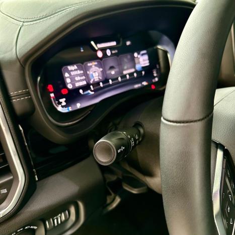 RAM 1500 5.7 V8 LIMITED NIGHT EDITION CABINE DUPLA 4X4 AUTOMTICO, Foto 3