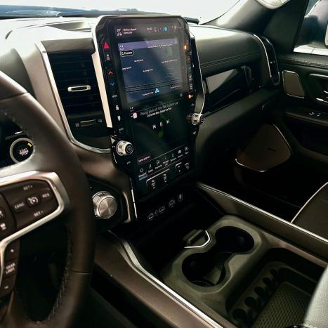 RAM 1500 5.7 V8 LIMITED NIGHT EDITION CABINE DUPLA 4X4 AUTOMTICO, Foto 11