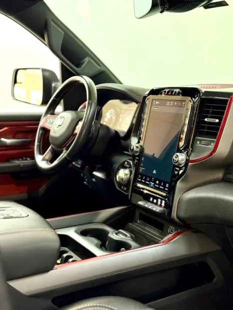 RAM 1500 5.7 V8 REBEL CABINE DUPLA 4X4 AUTOM�TICO, Foto 9